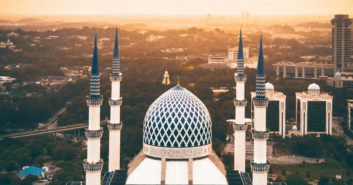 Üç Aylar ve Kandil Gecelerinin Manevi Önemi: Recep, Şaban ve Ramazan İbadet Takvimi