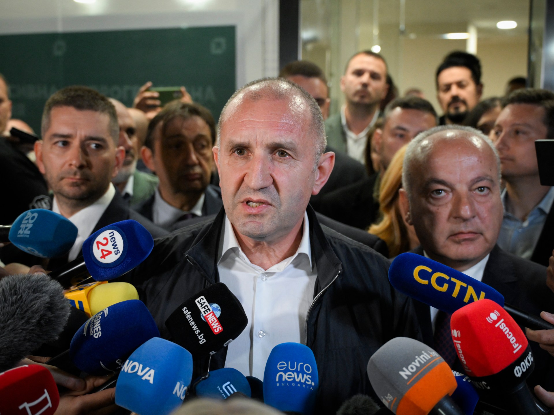 Bulgaristan Seçim Anketi: Radev'in Partisi Zirvede Yer Aldı